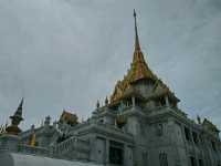 พระมหามณฑป วัดไตรมิตร