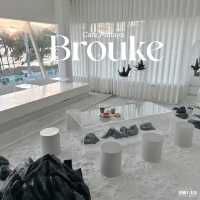 #คาเฟ่พัทยา #Broukecafe #คาเฟ่มินิมอลพัทยา 
