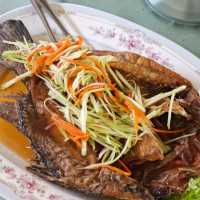 Stir Fry Coconut Heart & Paco Fern Salad in Betong