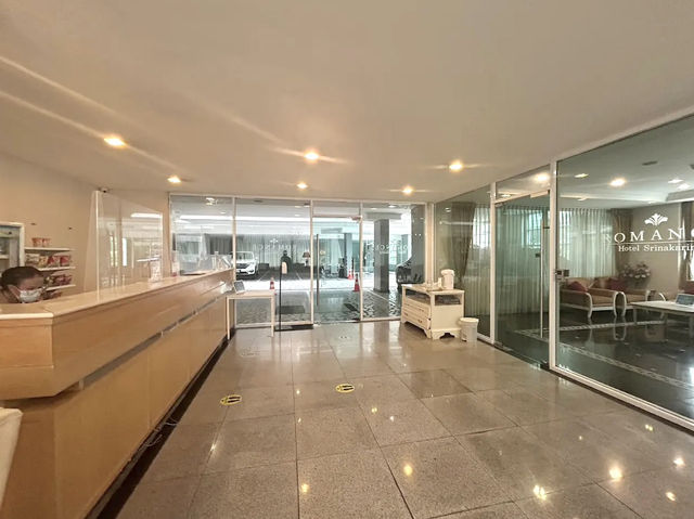 โรงแรมโรแมนซ์ ศรีนครินทร์