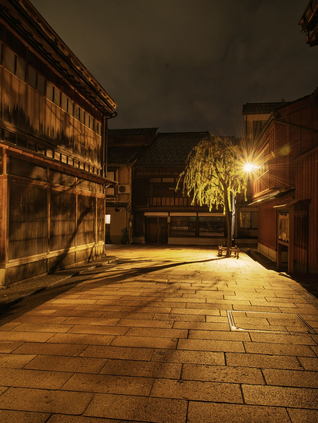 【石川】夜が更ける時間帯からの散策がおすすめ‼️薄暗い町屋街で風情を堪能🥰