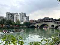 สะพานโบราณกว่า 300 ปี ที่มีช็อปปิ้งสตรีทอยู่ด้านบน