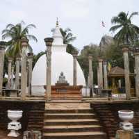 The white stupas of Mihintale 🇱🇰