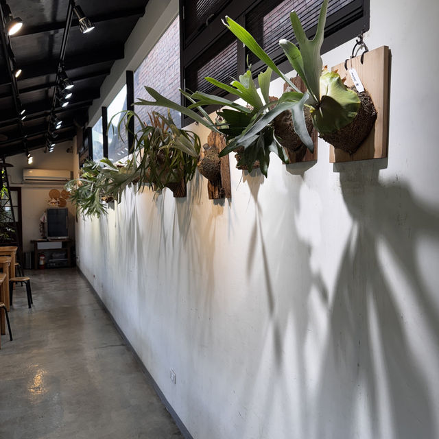 里港質感麵店