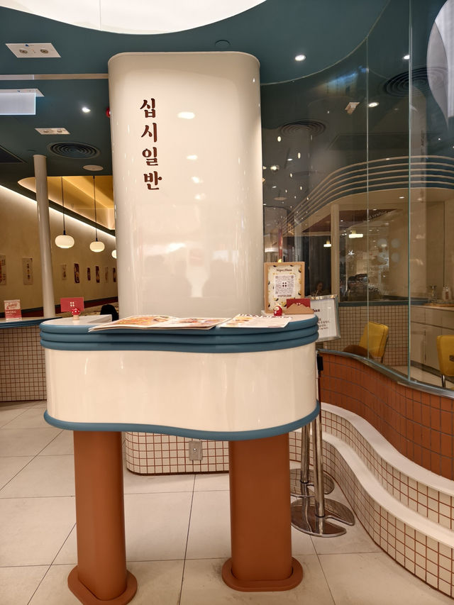 海運韓式Cafe，必點鬆軟梳乎厘班戟