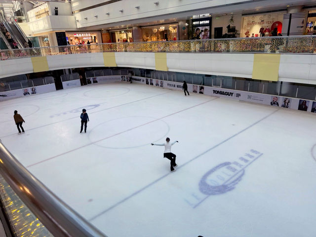 🏙️ China World Mall and Capture CCTV