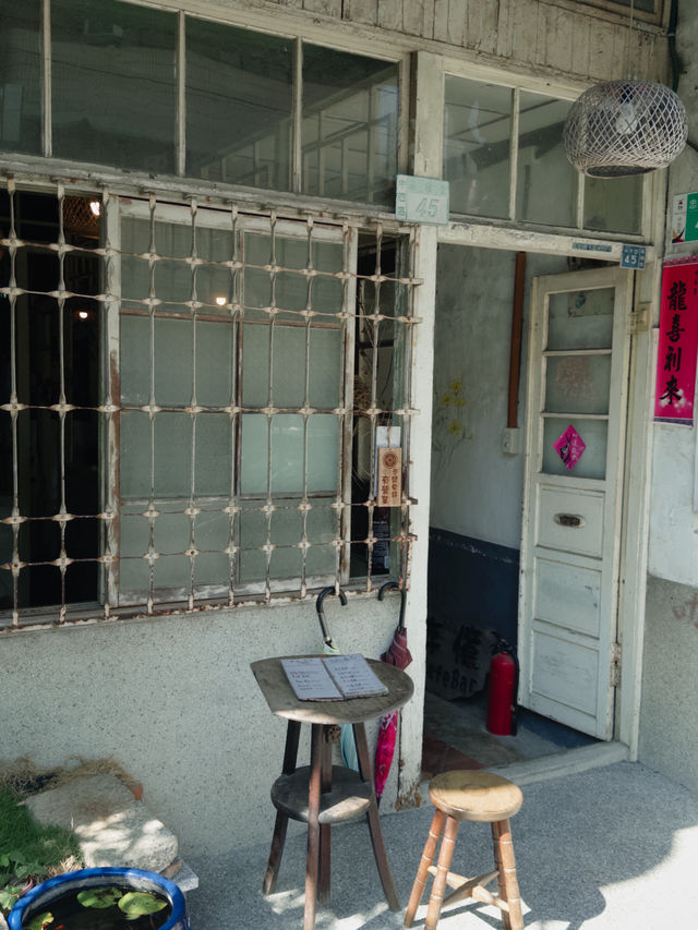 ☕️ 存憶 Cafe Bar：レトロな空間で楽しむ特別な一杯 🕰️