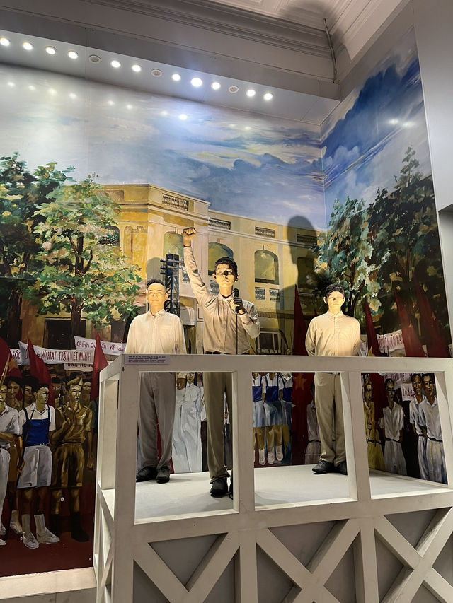 มาเดินเล่น Museum of Ho chi minh city 
