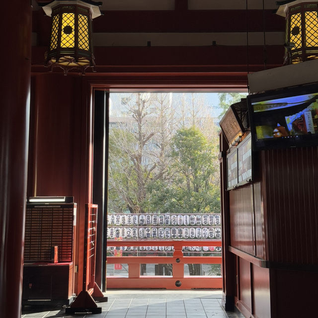 Exploring Sensoji Temple, Tokyo