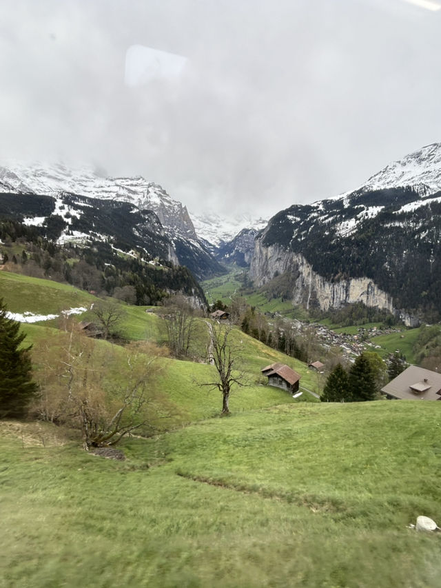 A Day of Leisurely Stroll in Lauterbrunnen! 