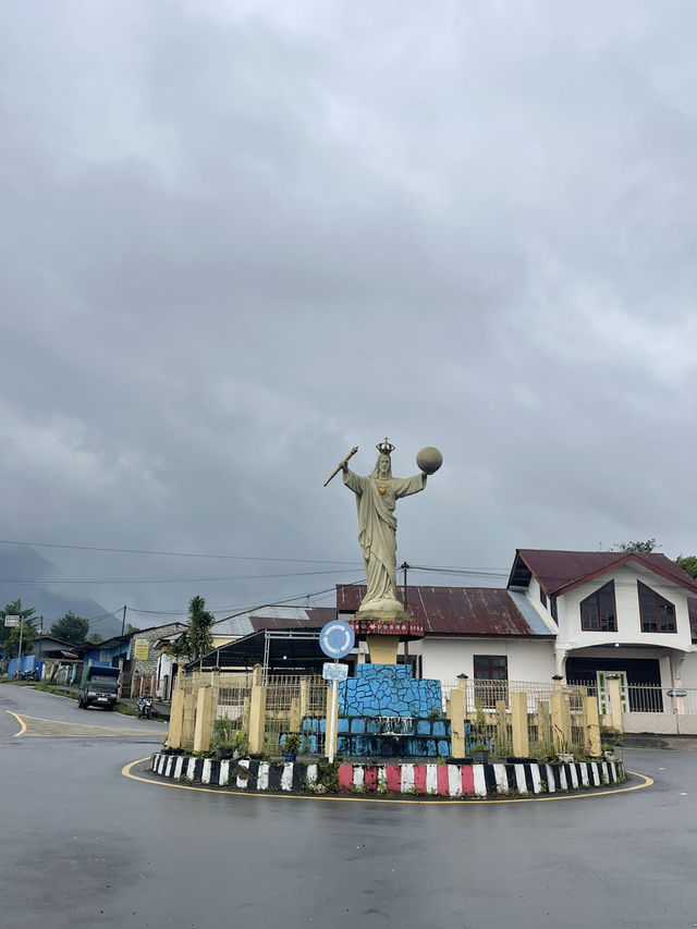 The Jesus Roundabout in Ruteng: So Nice, I Drove It Twice ⛪🚗