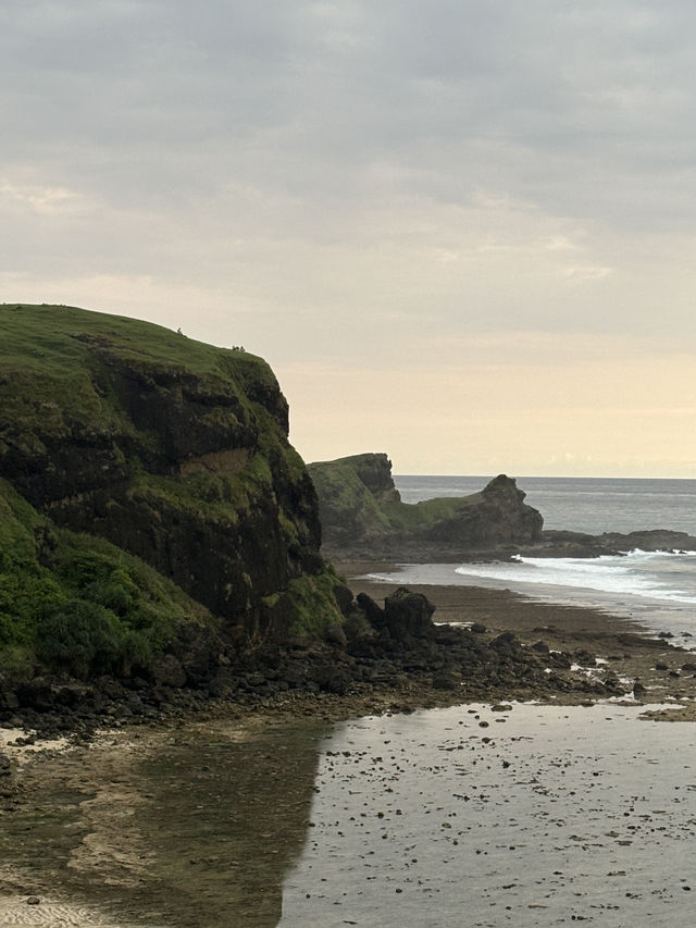 Chasing the Sunset at Bukit Merese: A Must-Do in Lombok 🌅🏞️