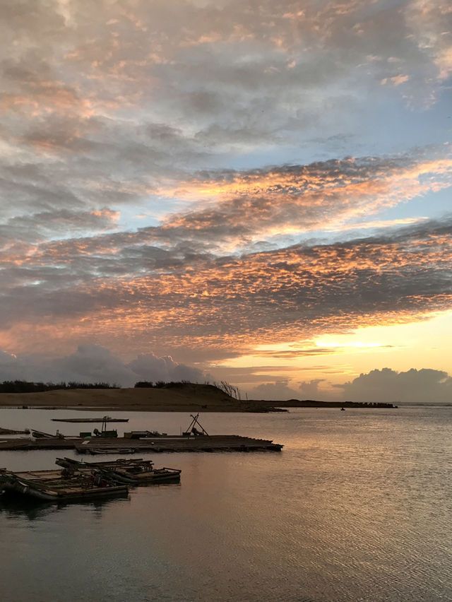 台南 南灣碼頭遊憩區🌅夕陽下的碼頭，美得令人窒息！