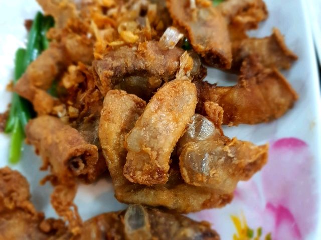 ร้านอาหารท้องถิ่น ฮั้วข้าวต้ม