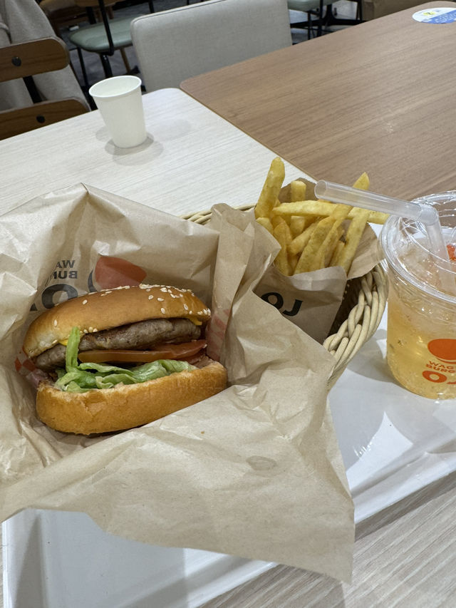 【博多観光】ひとつの場所で美味しいものがたくさん食べられる✨️