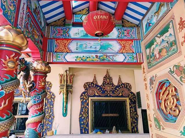 泰國曼谷市中心湄南河畔著名華人文化古跡寺廟景點：Wat Amon Khiri，祈福非常靈驗，適合打卡拍照📸祈福冥想