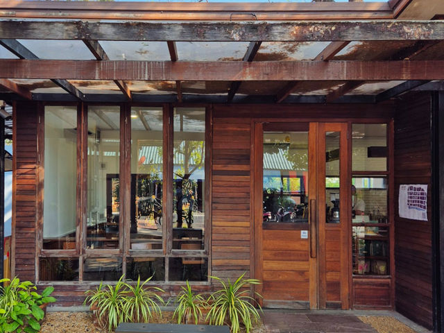 LIFE Roaster - คาเฟ่เอาใจคอกาแฟ