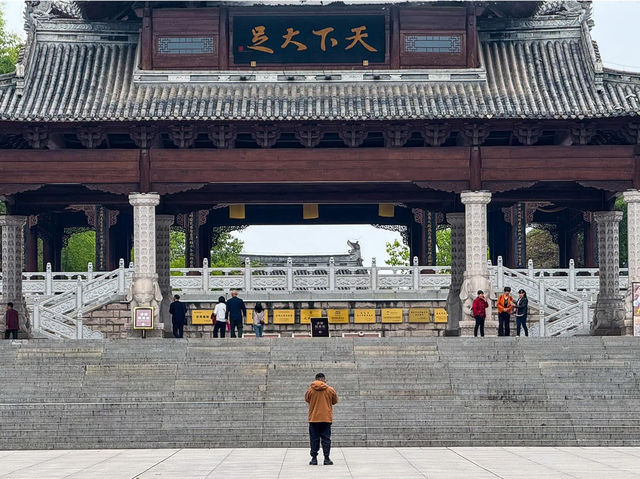 Chongqing Unveiled: From Ancient Rock Carvings to Nature’s Grand Masterpieces