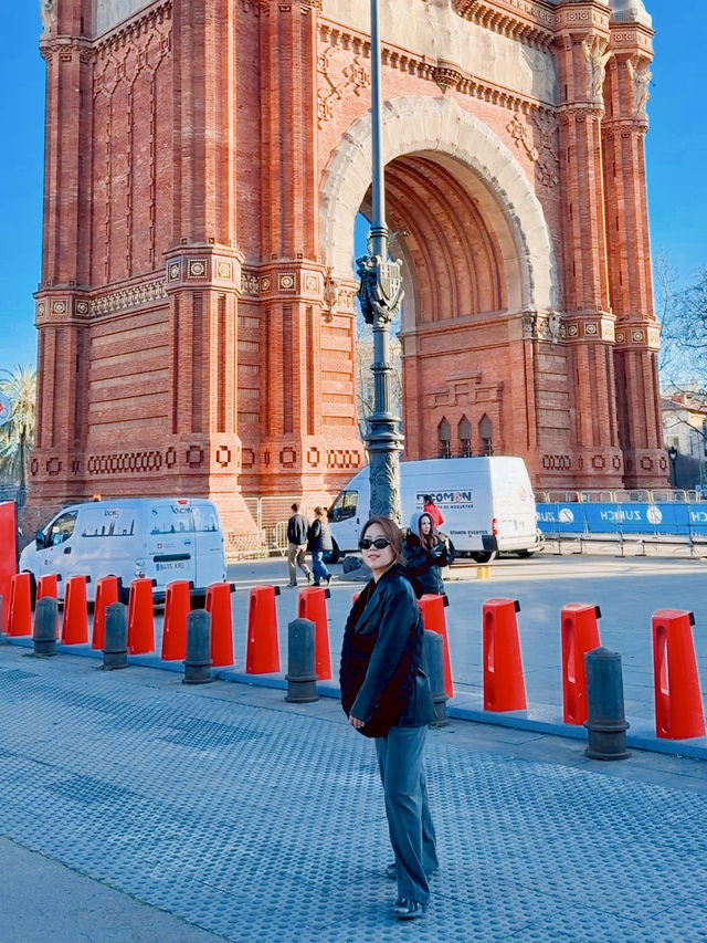 바르셀로나 개선문 밤에 봐도 예쁜 곳🇪🇸