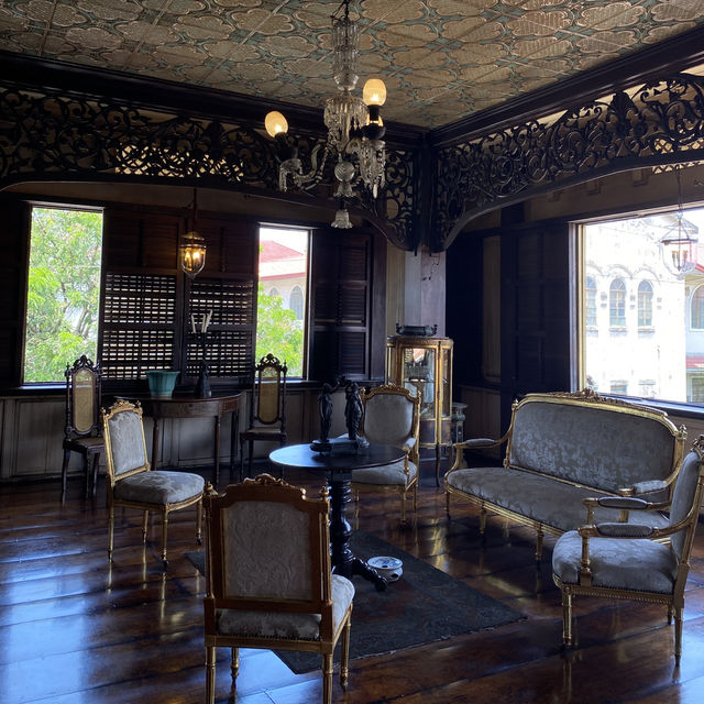 The Luxurious of Casa Manila