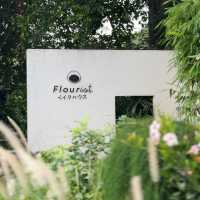 Flourist bakehouse 🍵🍓🌳🌼🪑🍂