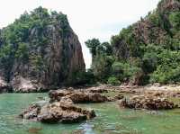 Gerbang Laut Pulau Mawar: Where the Ocean Paints on Giant Canvases" 🌊🎨
