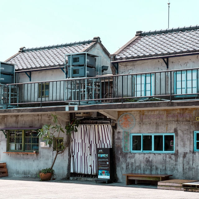 Sisinan Village หมู่บ้านทหารเก่าในเงาตึก 101