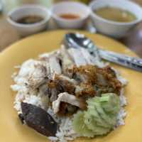 ข้าวมันไก่เจ้อ้วน ตลาดบางเขน เปิด 24 ชั่วโมง