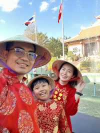 พาลูกเที่ยว อนุสรณ์สถานประธานโฮจิมินห์ @หนองคาย