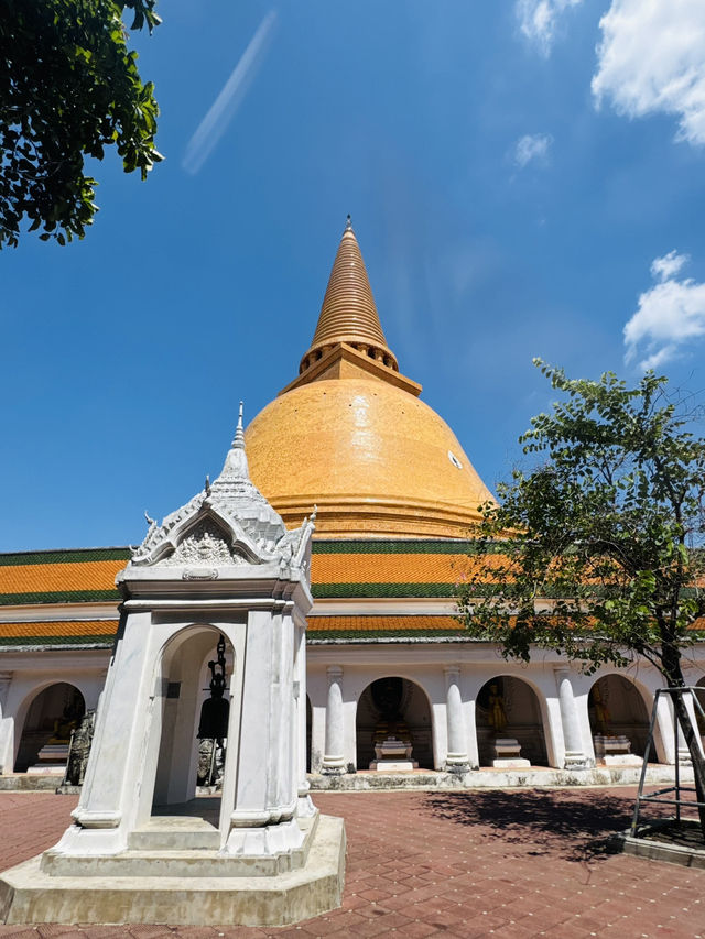 สายบุญต้องมา ไหว้พระ ชมความงาม “วัดพระปฐมเจดีย์” 