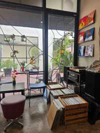 Flowers in the Window cafe | ลาดพร้าว