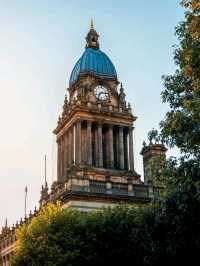 It's a beautiful building, reminiscent of Edinburgh's style, Definitely worth seeing