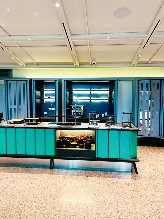 Scenic Bites by the River: Buffet Dining at Hilton Kuching’s Café