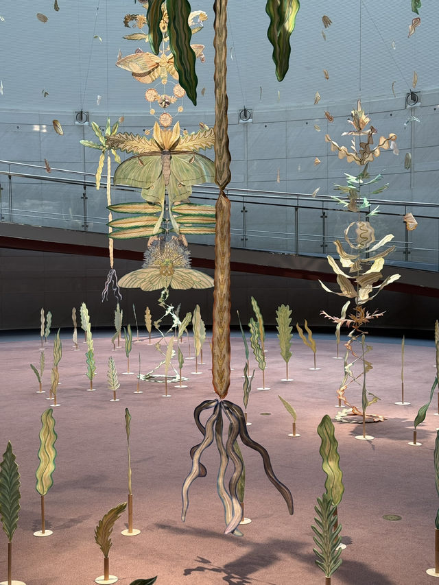 【無料】期間限定　美術展　Tree of life -A planet of playing beings