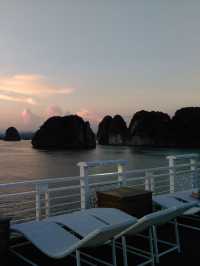 Halong bay cruising