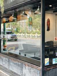 GLUR HOUSE (เกลอเฮาส์)