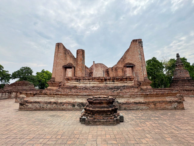 Wat Maheyong:Serenity & Spiritual Bliss