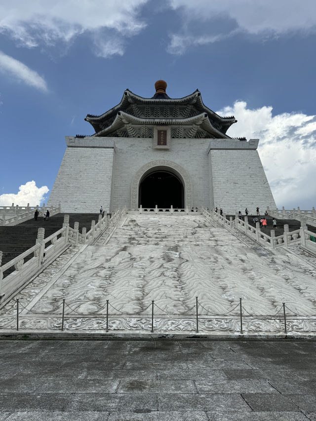 Too Hot to Handle, Too Cool to Miss. My Taipei Summer Adventure