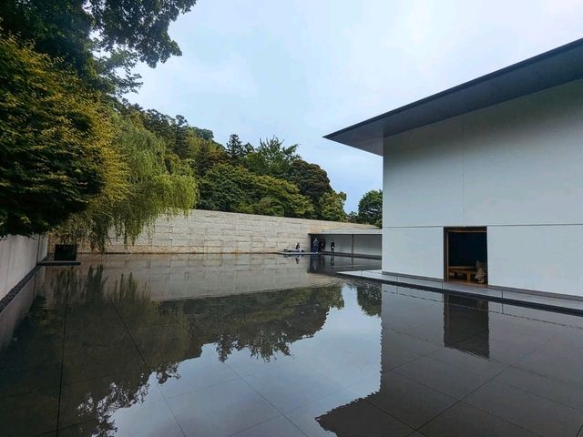 金澤 | 鈴木大拙館，位於市區內的深沉寂靜。