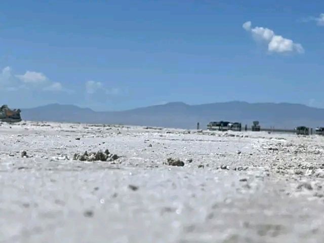 Bonneville Salt Flats – Nature’s Mirror in the Utah Desert