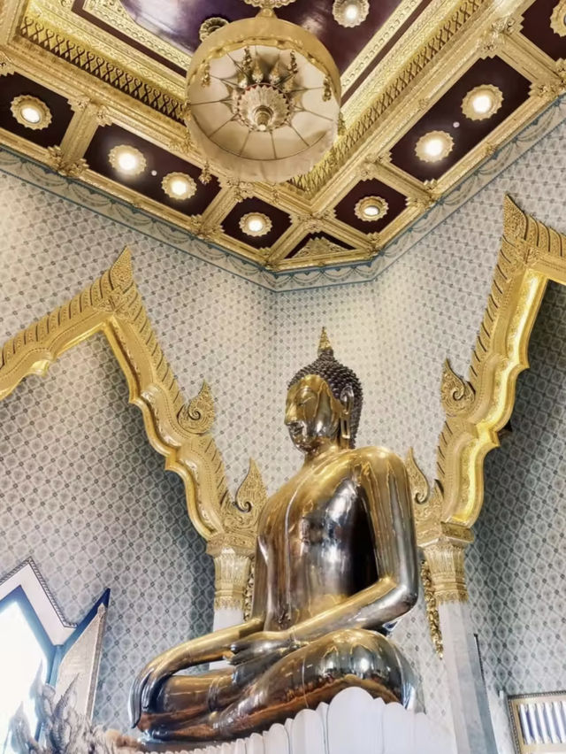 เที่ยว วัดไตรมิตรวิทยาราม วรวิหาร กรุงเทพ