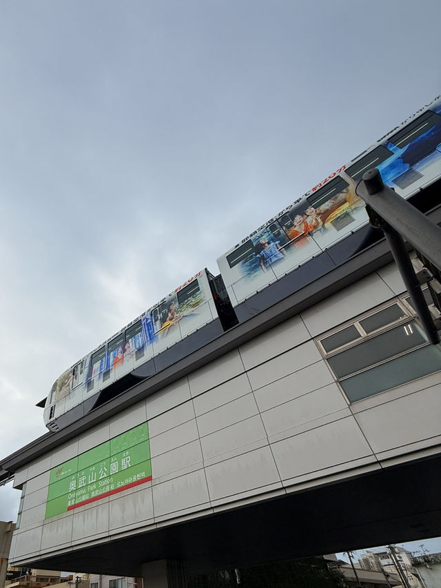沖繩｜日本最西跟最南的鐵路 搭單軌ゆいレール寶可夢列車