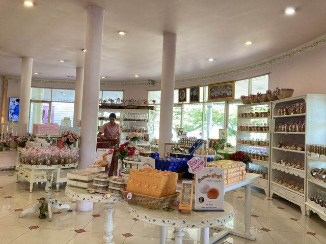 ’ขนมบ้านอาจารย์‘ ร้านน่ารักขนมของฝากอร่อย 
