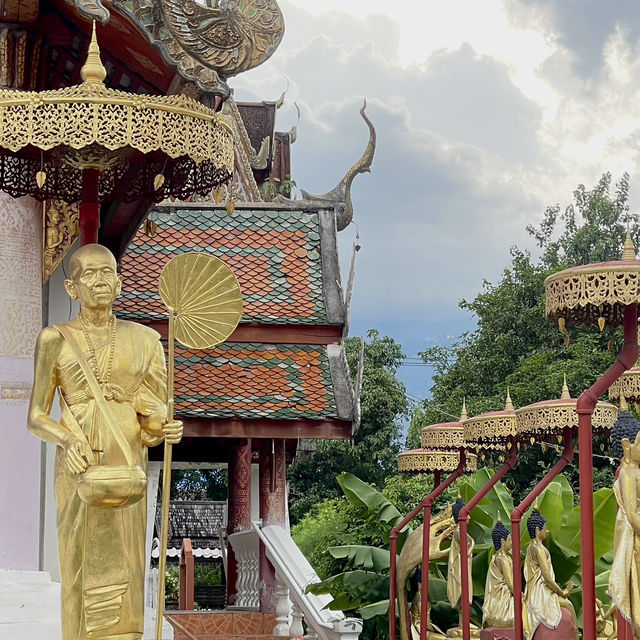 วัดพวกหงษ์ เชียงใหม่ วัดเก่าแก่ใจกลางเมือง