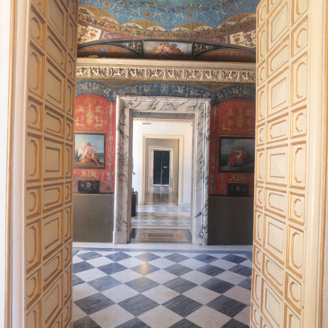 Wandering Rome: Discover Mussolini's Grand Residence – Visited by Less Than 1% of Tourists! 🤫🇮🇹