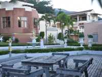นอนมองภูเขาที่The Location Resort ที่พักสวนผึ้ง
