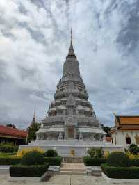 Legacy in Metal and Marble: The Pagoda, Pavilion, and the King on Horsebac