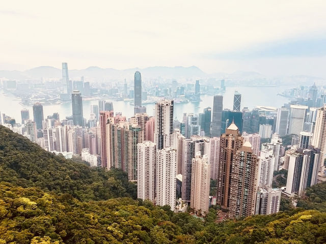 🌆✨ Victoria Peak Weekend Escape: Hong Kong’s Sky-High Paradise