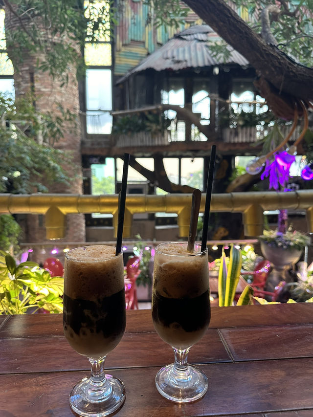Cafe Hopping in Ho Chi Minh – Don’t Miss These Two Insta-Worthy Spots!