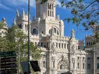 My Madrid Day: Uncovering Secrets & Iconic Sights! 🇪🇸🐻🌳
